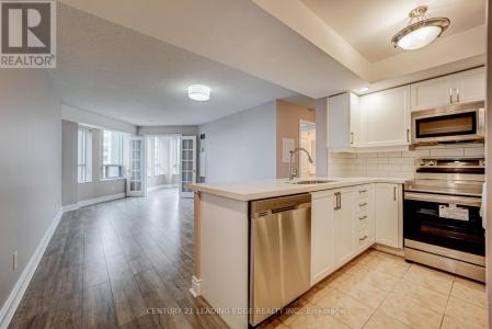 15 NORTHTOWN WAY, Toronto (willowdale East), Ontario M2N 7A2, Canadá