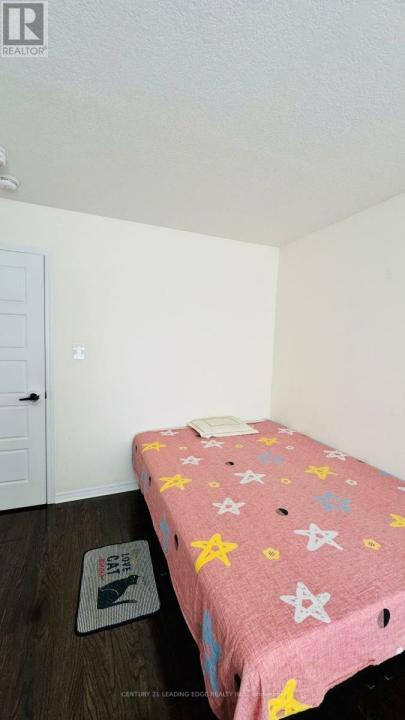 30 GOLDEN SPRINGS DRIVE, Brampton (northwest Brampton), אונטריו L7A 4N4, קנדה 