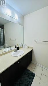 30 GOLDEN SPRINGS DRIVE, Brampton (northwest Brampton), אונטריו L7A 4N4, קנדה 