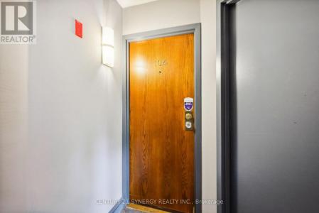 295 GILMOUR STREET, Ottawa, Ontario K2P 0P7, CANADÁ