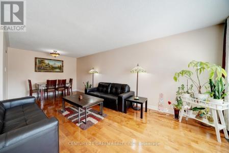 159 HOLLYBERRY TRAIL, Toronto (hillcrest Village), Ontario M2H 2P2, Canada