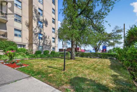 2961 DUFFERIN STREET, Toronto (yorkdale-glen Park), 온타리오주 M6B 3T2, 캐나다