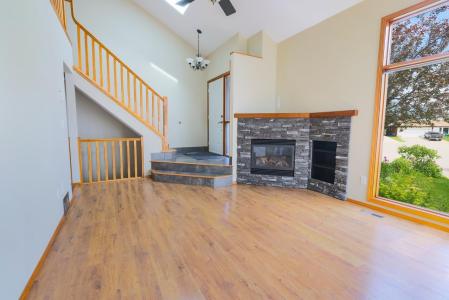 122 10 AVENUE NE, Sundre, Alberta T0M 1X0, Canadá