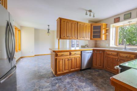 122 10 AVENUE NE, Sundre, Alberta T0M 1X0, Canada