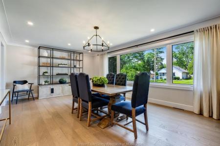 533 MORAND, Windsor, オンタリオ N9G 1H7, カナダ