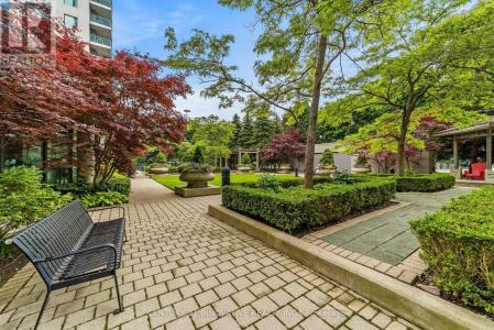 28 HARRISON GARDEN BOULEVARD, Toronto (willowdale East), オンタリオ M2N 7B5, カナダ
