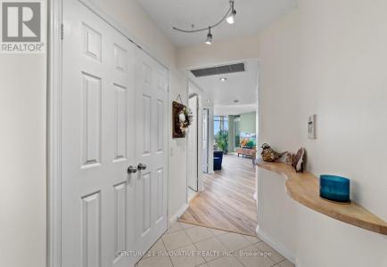 28 HARRISON GARDEN BOULEVARD, Toronto (willowdale East), オンタリオ M2N 7B5, カナダ
