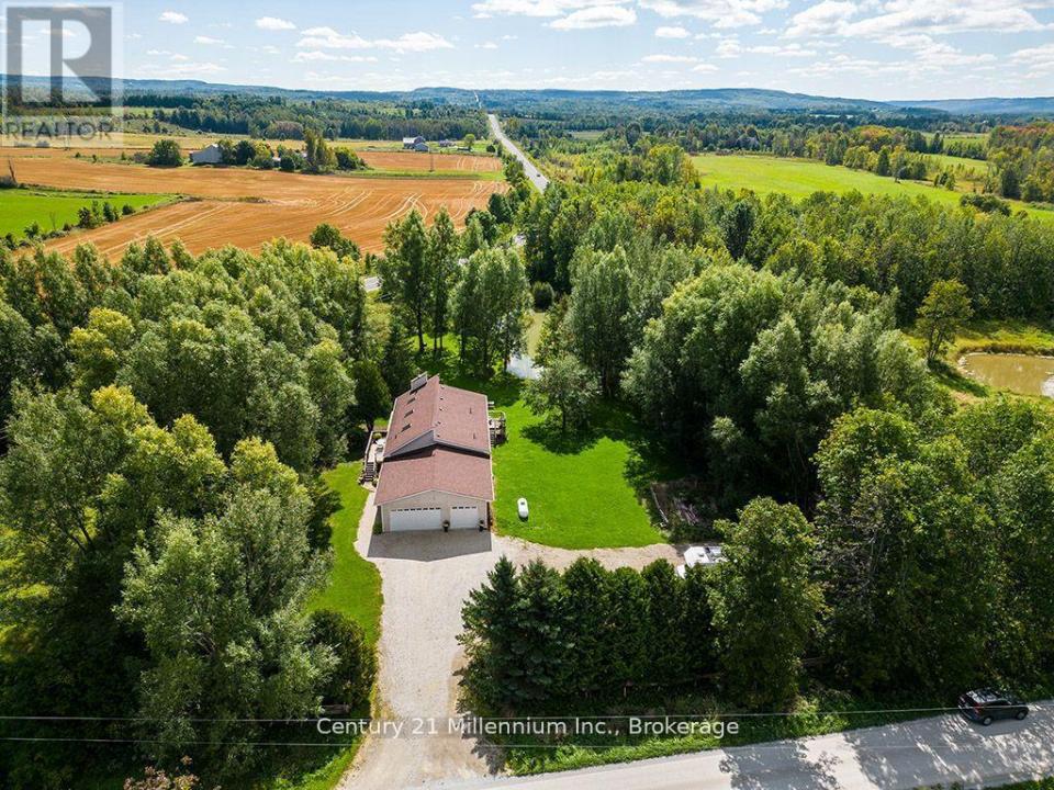 727302 22 C SIDEROAD, Blue Mountains, אונטריו N0H 1N0, קנדה