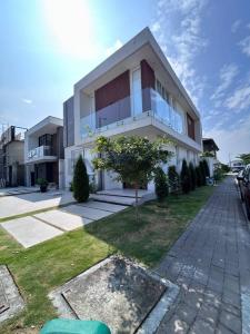 Isla Celeste, Estribor MZ 15 VILLA 12 s/n, Guayaquil, Guayas 00001, エクアドル