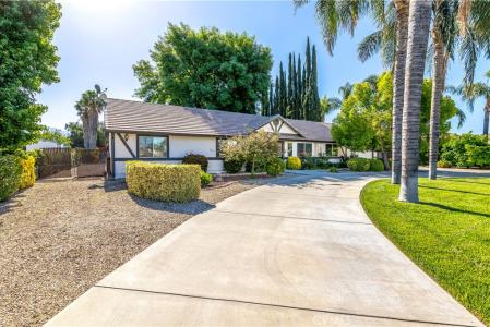 274 N Hemet Street, Hemet, California 92544, USA