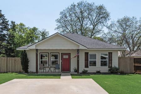 103 Texas Street, Pottsboro, Texas 75076, USA