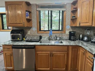 71 Woodhill Lane, Lake Ariel, Pennsylvania 18436, USA
