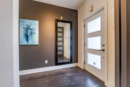 9270  Rue Récollet, Brossard, Quebec J4X 1B9, Canada
