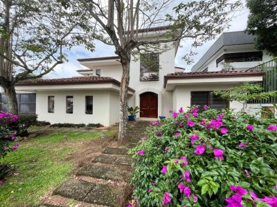 Alhambra Colón Mora, San José 10701, Costa Rica