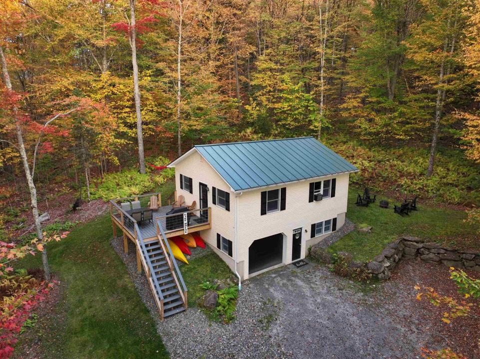 670 Wayeeses Shore Road, Morgan, Vermont 05853, USA