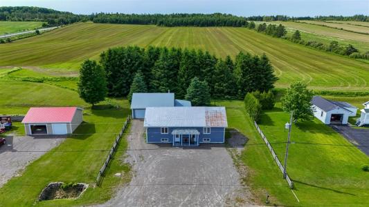 17  1er-et-2e Rang E., Quebec G0L 4H0, Canada