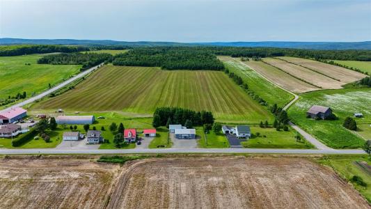 17 1er-et-2e Rang E., Quebec G0L 4H0, Canadá