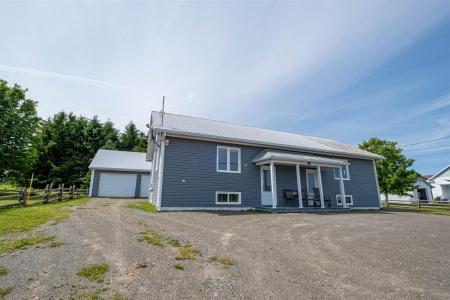 17 1er-et-2e Rang E., Quebec G0L 4H0, Canadá