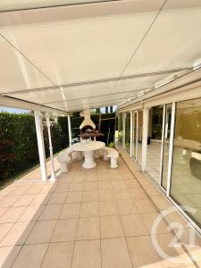 Idron, Aquitânia 64320, França