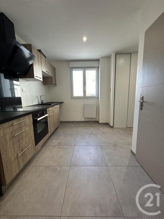 Moulins, Alvernia 03000, Francia