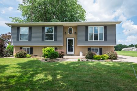 24 Pinewood Road, Litchfield, Illinois 62056, USA