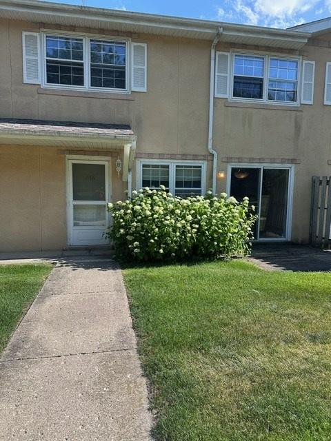 1186 Greenwood Circle, Woodstock, Illinois 60098