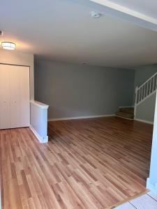 1186 Greenwood Circle, Woodstock, Illinois 60098