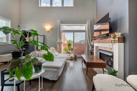 1942 W Armitage Avenue , 3, Chicago, Illinois 60622, USA