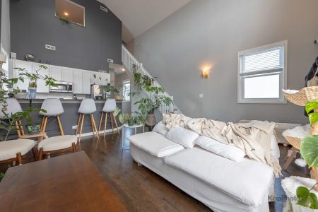 1942 W Armitage Avenue , 3, Chicago, Illinois 60622, USA