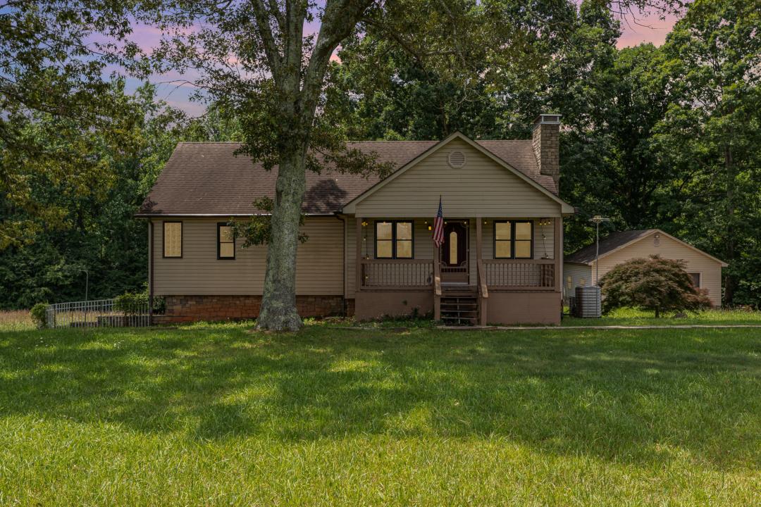 544 Hicks Creek Road, Troutman, North Carolina 28166