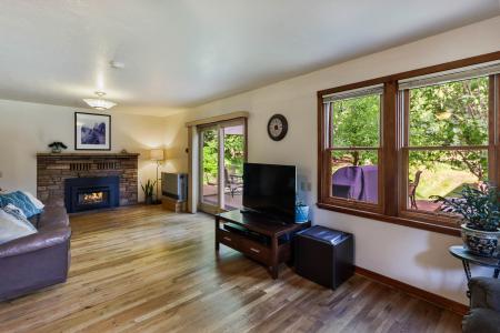 965 Denton Road, Hope, Idaho 83836, USA