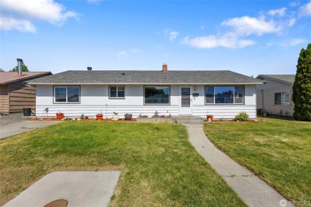 156 SE H St, Ephrata, Washington 98823