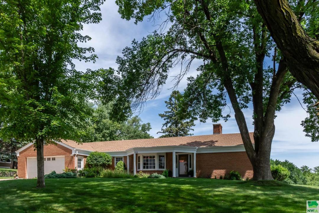 3908 Sylvian Ave, Sioux City, Iowa 51104
