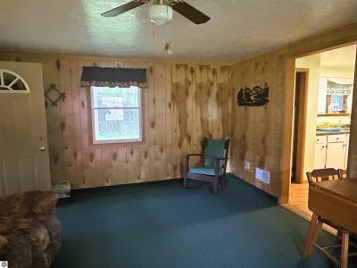 5371 Jewell Road, Gladwin, 密西根州 48624, 美國