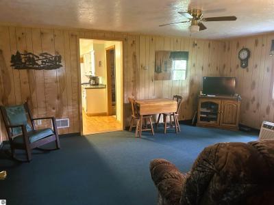 5371 Jewell Road, Gladwin, 密西根州 48624, 美國