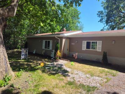 1314 Alexandrine, Mount Morris, Michigan 48458-1709, USA