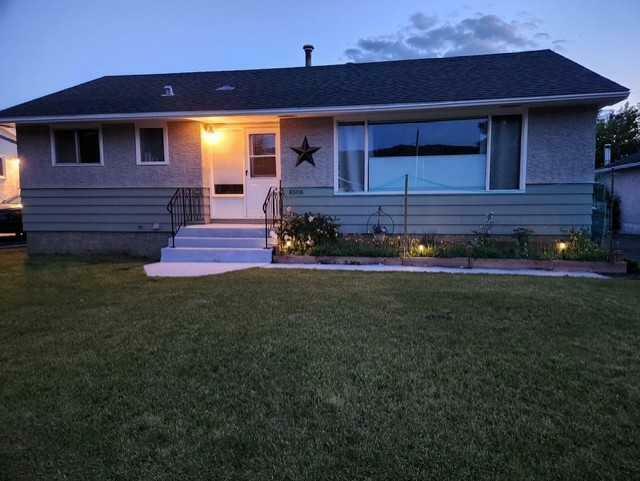 8506 95 STREET, Peace River, Alberta T8S 1G2, Canada