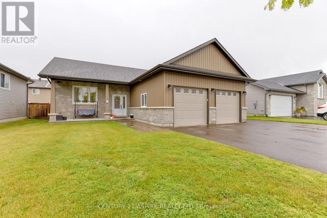 520 GARDNER CRESCENT, Petawawa, Ontario K8H 0C4, Canada