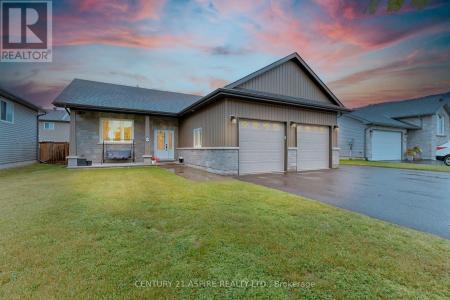 520 GARDNER CRESCENT, Petawawa, Ontario K8H 0C4, Canada