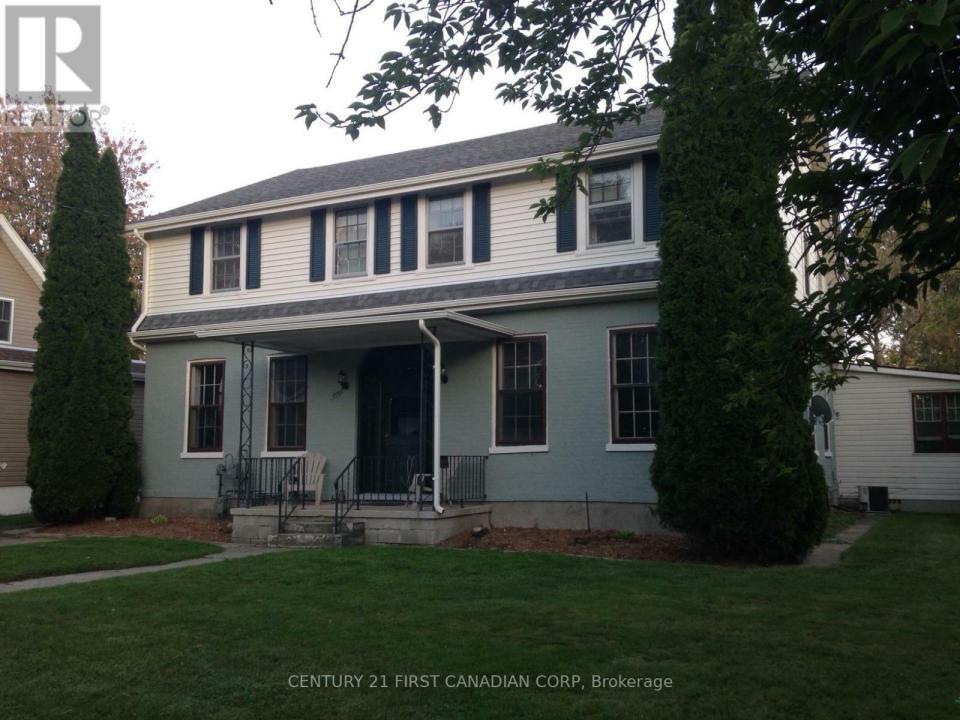 204 SELKIRK STREET, Chatham-kent (chatham), Ontario N7L 1Z4, Canada