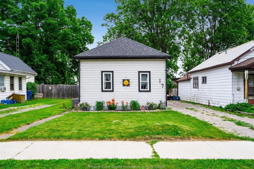 17 TAYLOR AVENUE, Chatham, Ontario N7L 2T4, Kanada