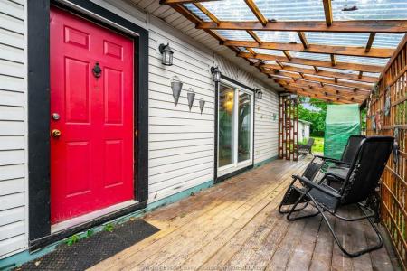 17 TAYLOR AVENUE, Chatham, Ontario N7L 2T4, Canada