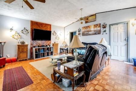 17 TAYLOR AVENUE, Chatham, Ontario N7L 2T4, Canada