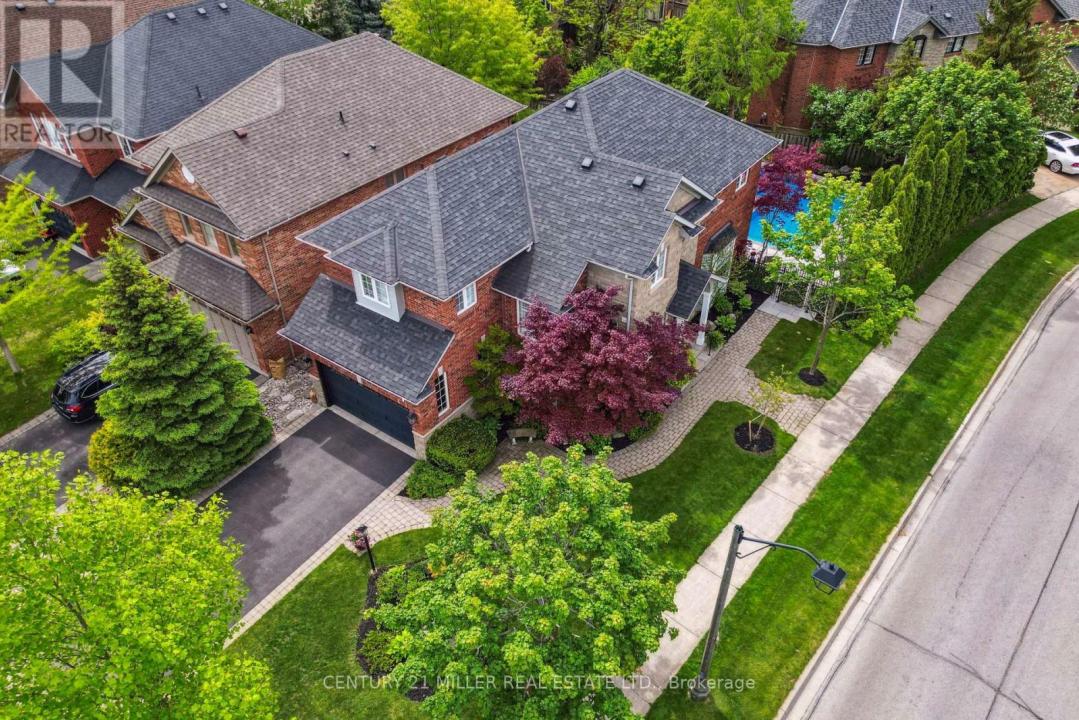2074 SPRINGDALE ROAD, Oakville (wm Westmount), Ontario L6M 4C7, Canada