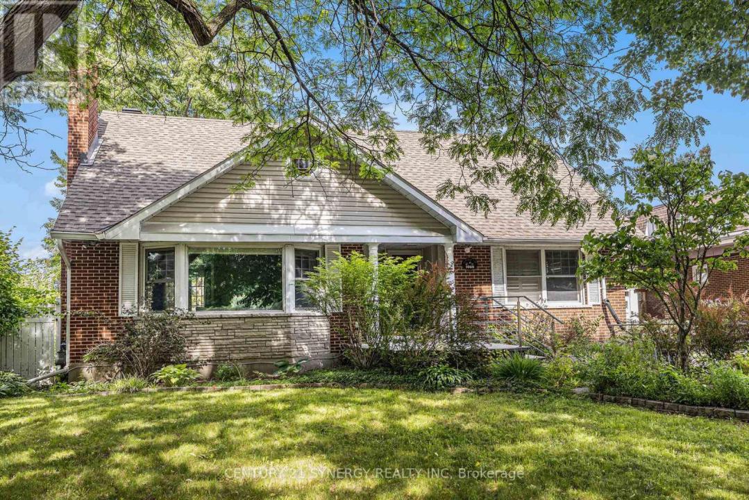 1069 ARNOT ROAD, Ottawa, Ontario K2C 0H5, Canada