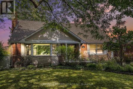 1069 ARNOT ROAD, Ottawa, Ontario K2C 0H5, Canada
