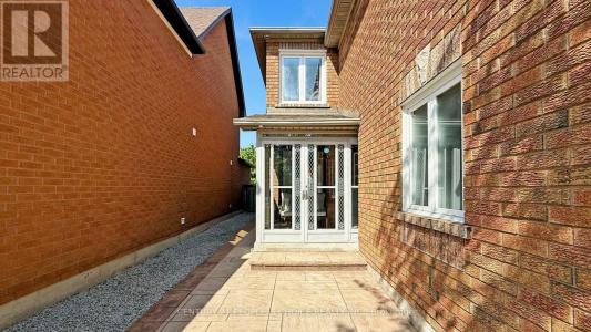 5731 MERSEY STREET, Mississauga (east Credit), Ontario L5V 1V7, Kanada
