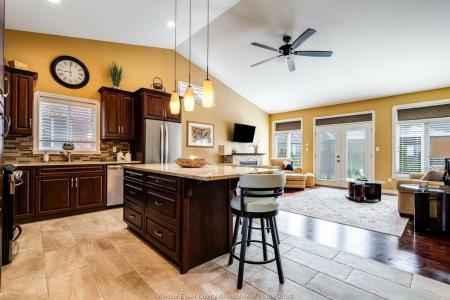 1490 ASPENSHORE, Windsor, オンタリオ N8P 1Y5, カナダ