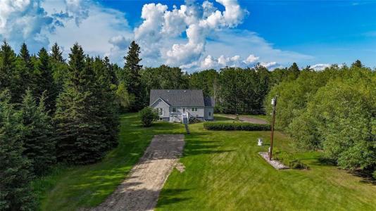 100107 98W ROAD, Erickson, Manitoba R0J 0P0, Canada