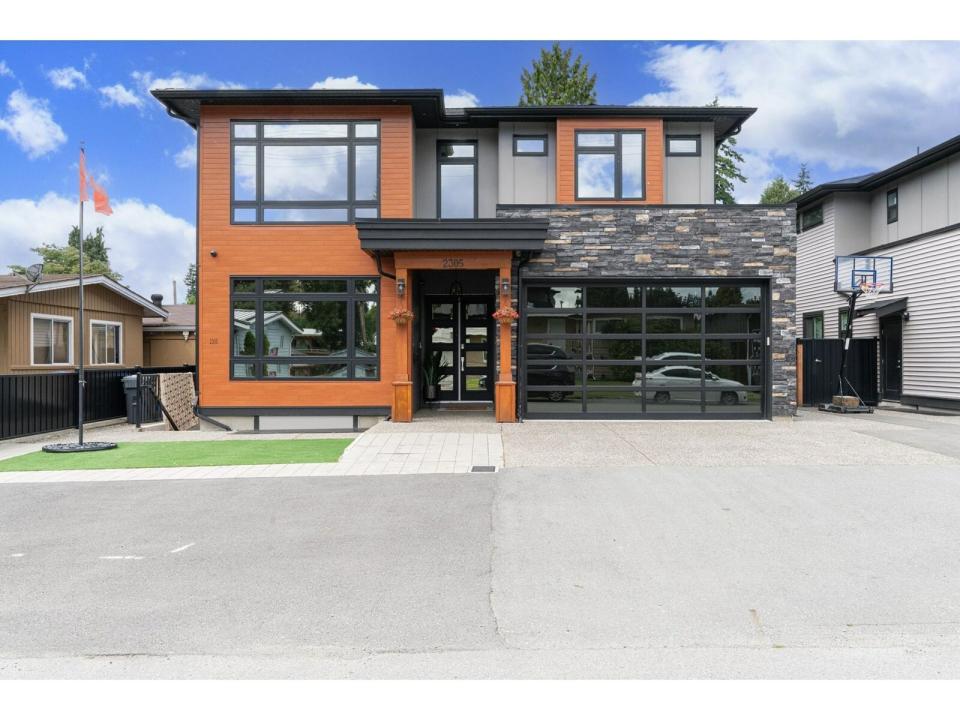 2305 LYNDEN, Abbotsford, 브리티시 컬럼비아주 V2T 3B8, 캐나다
